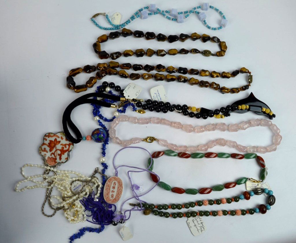 Over 10 Good Chinese Hardstone Bead Necklaces (1 of 7)
