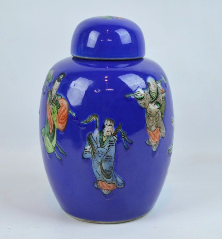 Late Qing Famille Verte over Blue Glaze Ginger Jar: Late Qing Famille Verte painted 8 Immortals on a monochrome Blue Glaze background Ginger Jar, the top with a lingzhi, the white base with underglaze blue double circles and a mark. Good condition. Hei