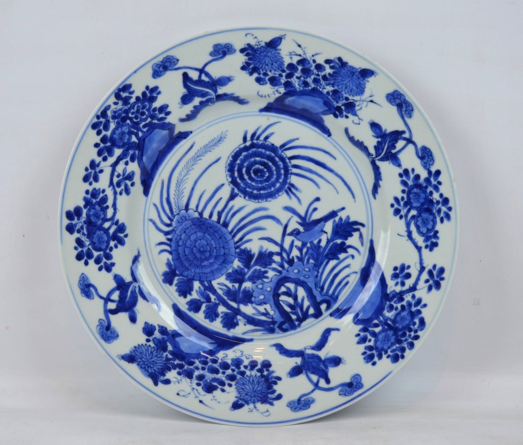 Good Kangxi Underglaze Blue Porcelain Large Plate (1 of 7)