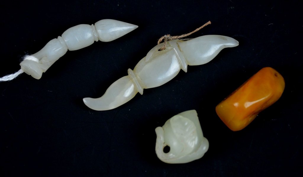 3 Chinese Jade Toggles and 1 Antique Glass Toggle (1 of 8)