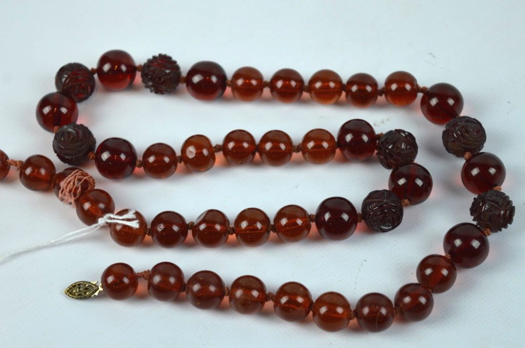 66 Grams of Round Old Amber Beads (1 of 4)