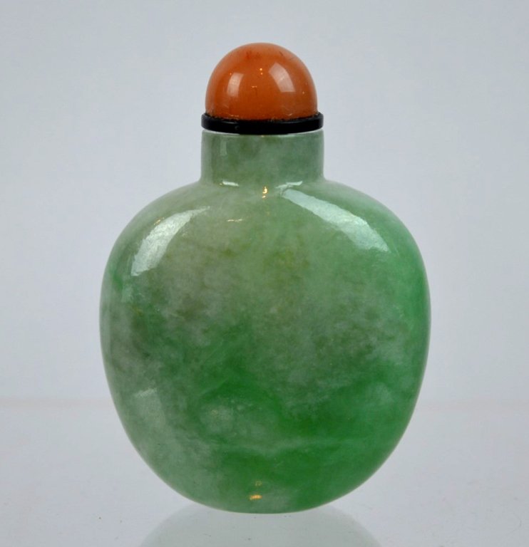 Good Chinese Translucent Jadeite Snuff Bottle (1 of 6)