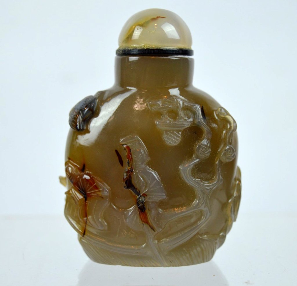 19th C Chinese Carved Agate Snuff in Deep Relief (1 of 8)