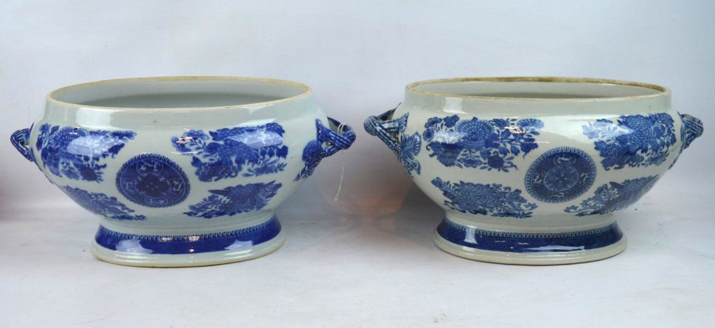 Good Pr 18thC Chinese "Fitzhugh" Porcelain Tureens (1 of 10)