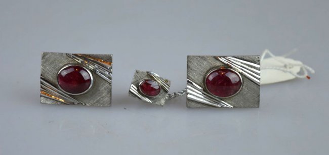18K White Gold & Ruby Cabochon Cuff Links & Tiepin (1 of 7)