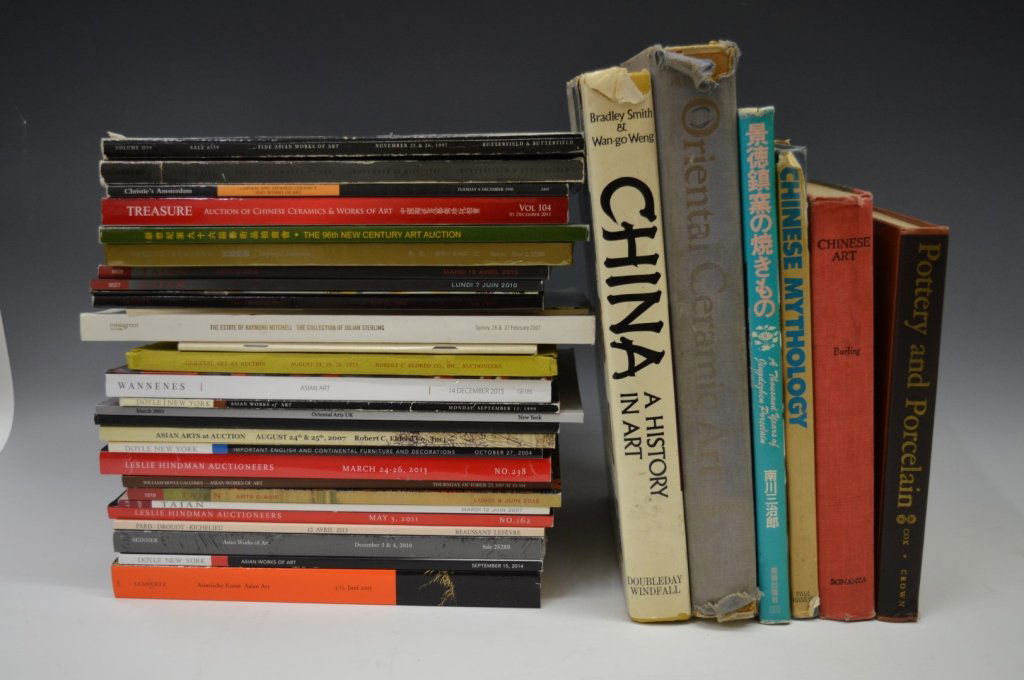 32 - Books & Auction Catalogues USA, Paris, etc (1 of 4)