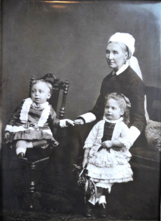 Rare Carbon Photograph on English Porcelain Plaque (1 of 7)