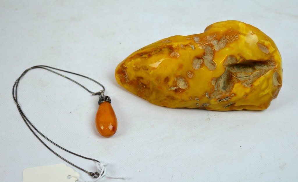 234G Butterscotch Amber; Large sample & Pendant (1 of 6)