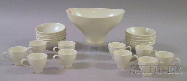 Twenty-one Piece Russel Wright Designed White Gla: Twenty-one Piece Russel Wright Designed White Glazed Ceramic Tableware Set, for Knowles, including cups, footed serving bowl, bowls.