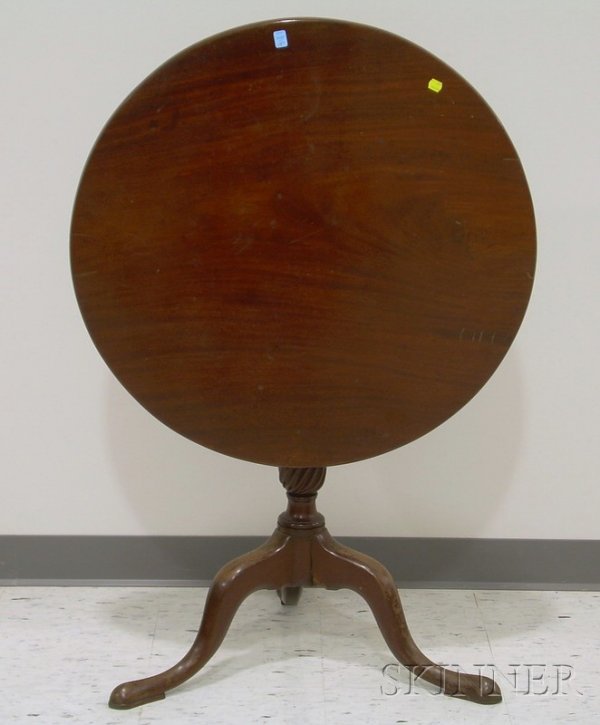Chippendale Carved Mahogany Tilt-top Tea Table, d: Chippendale Carved Mahogany Tilt-top Tea Table, dia. 29 1/2 in.