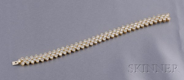 18kt Gold and Diamond Bracelet, set with 102 round
