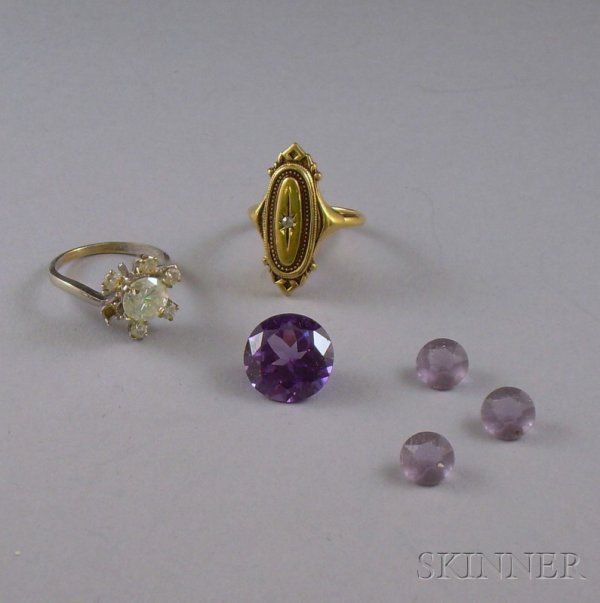 14kt White Gold Floriform Ring, missing stone, siz