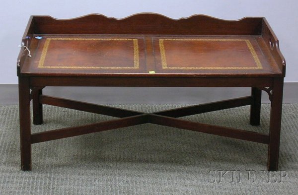 Heritage Henredon Chippendale-style Brass-mounted