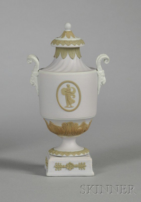 Wedgwood Three-Color Jasper Dip Vase and Cover, En