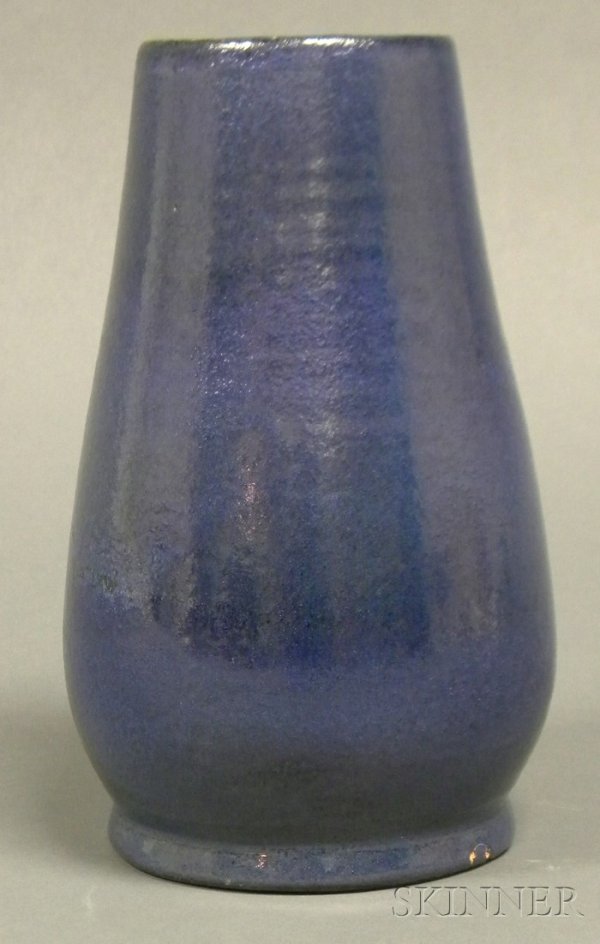 La Luz Pottery Vase New Mexico, 1925-1949 Open mout: La Luz Pottery Vase New Mexico, 1925-1949 Open mouth cylindrical form in blue exterior and rust interior glaze on red clay body, marked LaLuz trademark and numbered 82 on base, approx. ht. 9 7/8 in.