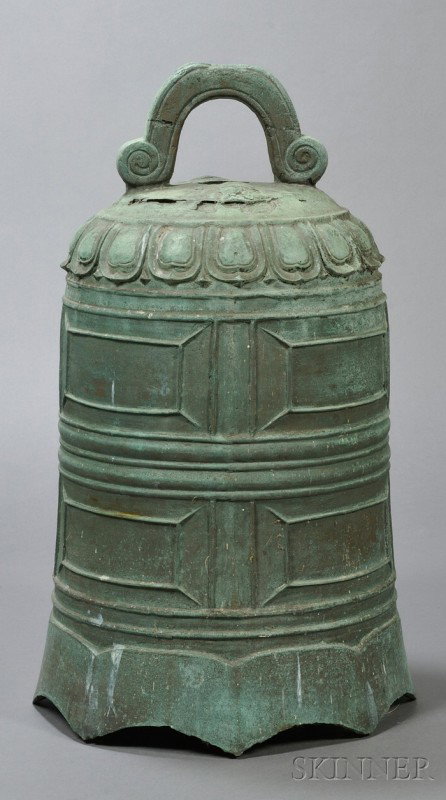 Large Bronze Bell, China, Chenghua eighth year mar: Large Bronze Bell, China, Chenghua eighth year mark corresponding to year 1471, cast with a band of lappets above two wide bands of rectangular panels, with cast mark "Chenghua ba nian yue ri zao" to 