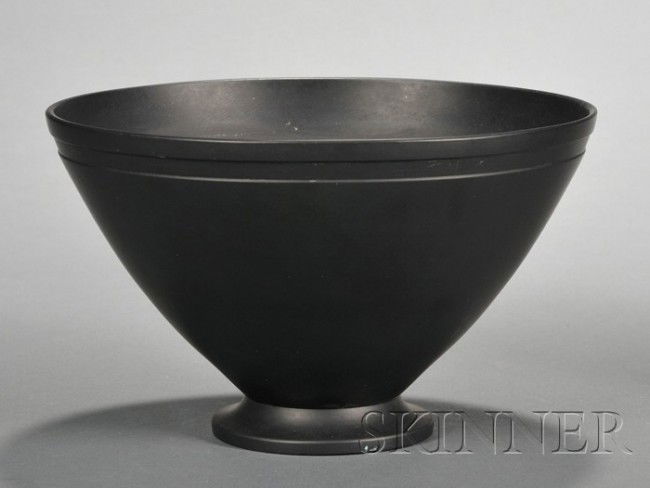 Wedgwood Keith Murray Design Black Basalt Bowl, En: Wedgwood Keith Murray Design Black Basalt Bowl, England, c. 1935, shape 3813, flaring sides with an incised ring along rim, impressed and printed mark, dia. 6 1/2 in.