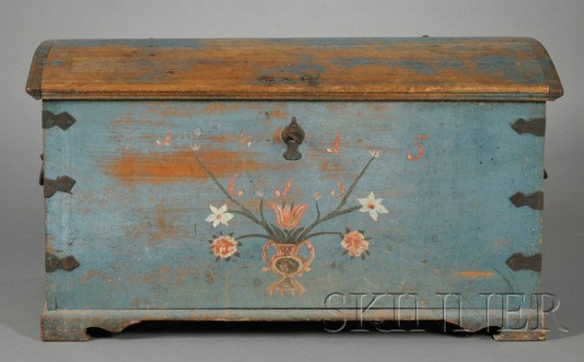 Scandinavian Painted Pine Trunk, c. 1815, rectangu: Scandinavian Painted Pine Trunk, c. 1815, rectangular, with slightly domed lid, mounted with wrought iron hinges, lock, corner brackets, and side lifting handles, blue painted ground, decorated to fro