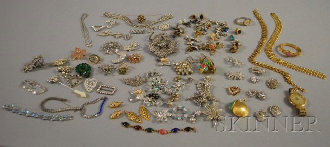Group of Rhinestone and Paste Costume Jewelry, inc: Group of Rhinestone and Paste Costume Jewelry, including brooches, clips, earrings, bracelets, and other items.
