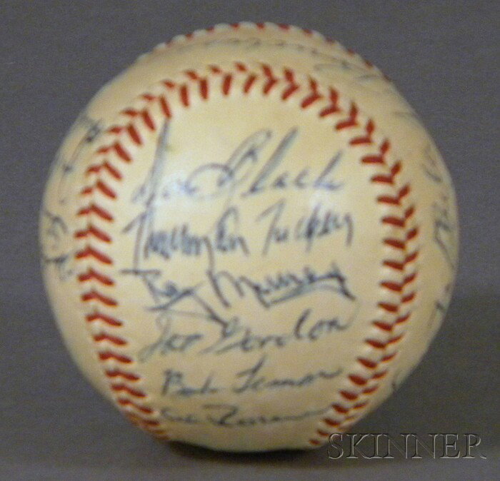 1948 Cleveland Indians Autographed Baseball, inclu: 1948 Cleveland Indians Autographed Baseball, including Lou Boudreau, Bob Muncrief, Allen Gettel, Hank Ruszkowski, Steve Gromek, Joe Tipton, Hank Edwards, Don Black, Thurman Tucker, Ray Muray, Joe Gord