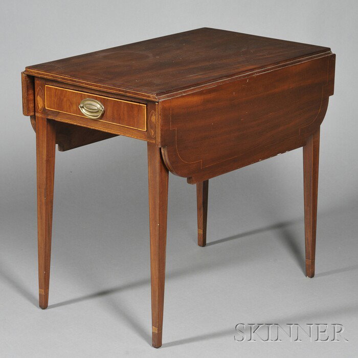 Federal Mahogany Inlaid Pembroke Table, possibly N: Federal Mahogany Inlaid Pembroke Table, possibly New York, c. 1790-1800, the top with string-inlaid border and ovolo corners, on square tapering legs inlaid with a conch shell, stringing, and cuffs, r