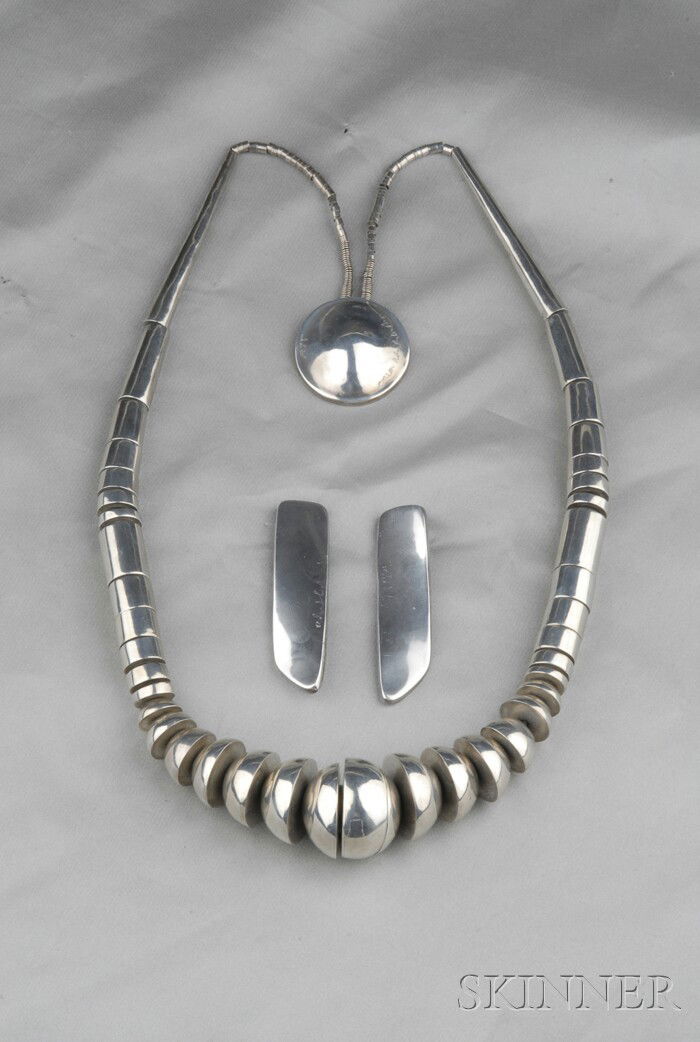 Sterling Silver "Nautilus" Necklace and "Blade" Ea: Sterling Silver "Nautilus" Necklace and "Blade" Earpendants, Robert Lee Morris, c. 1970s, the necklace dated 1975, composed of geometric segments, together with a pair of earpendants, lg. 30, 2 1/2 in