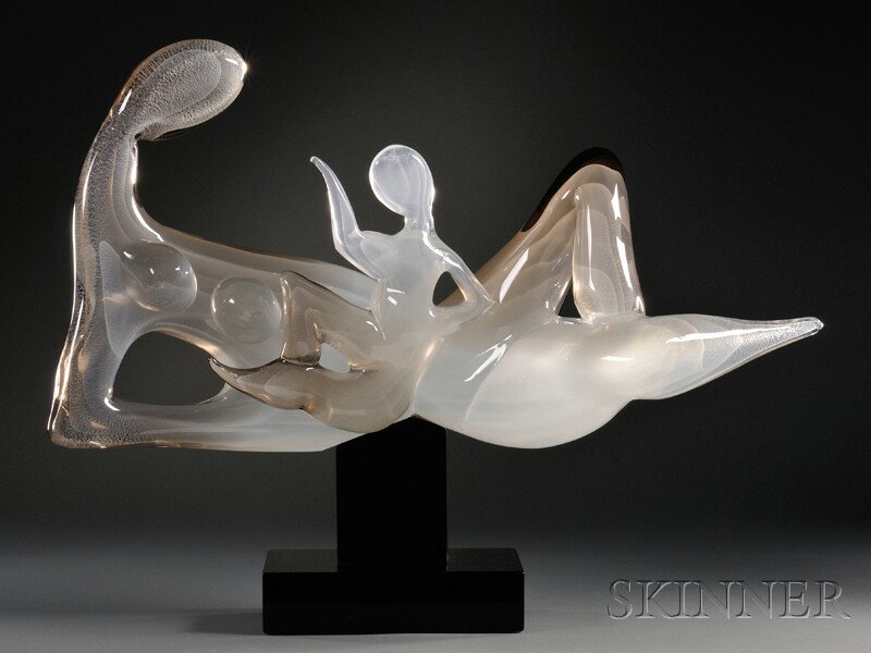 Licio Zanetti Art Glass Sculpture "Donna Con Bambino" Murano, Italy, c. 1983 Ht. 22 1/2, wd. 27 1/2,: Licio Zanetti Art Glass Sculpture "Donna Con Bambino" Murano, Italy, c. 1983, artist's signature on base, ht. 22 1/2, wd. 27 1/2, base ht. 9 1/2, wd. 7 1/2 in.