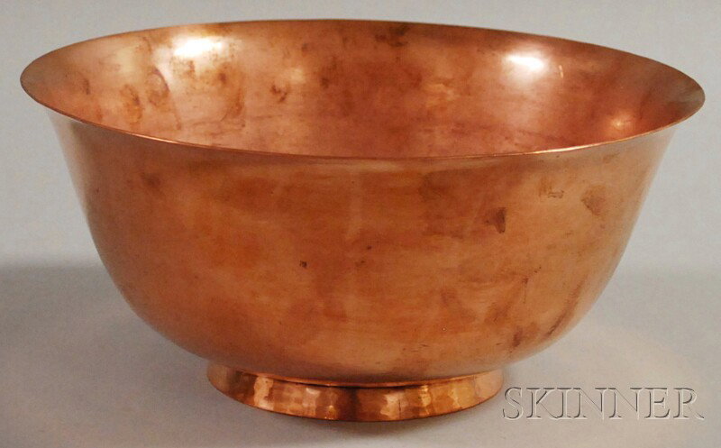 Lester H. Vaughn Arts & Crafts Hammered Copper Bow: Lester H. Vaughn Arts & Crafts Hammered Copper Bowl, Taunton, Massachusetts, impressed mark, ht. 4, dia. 8 7/8 in.