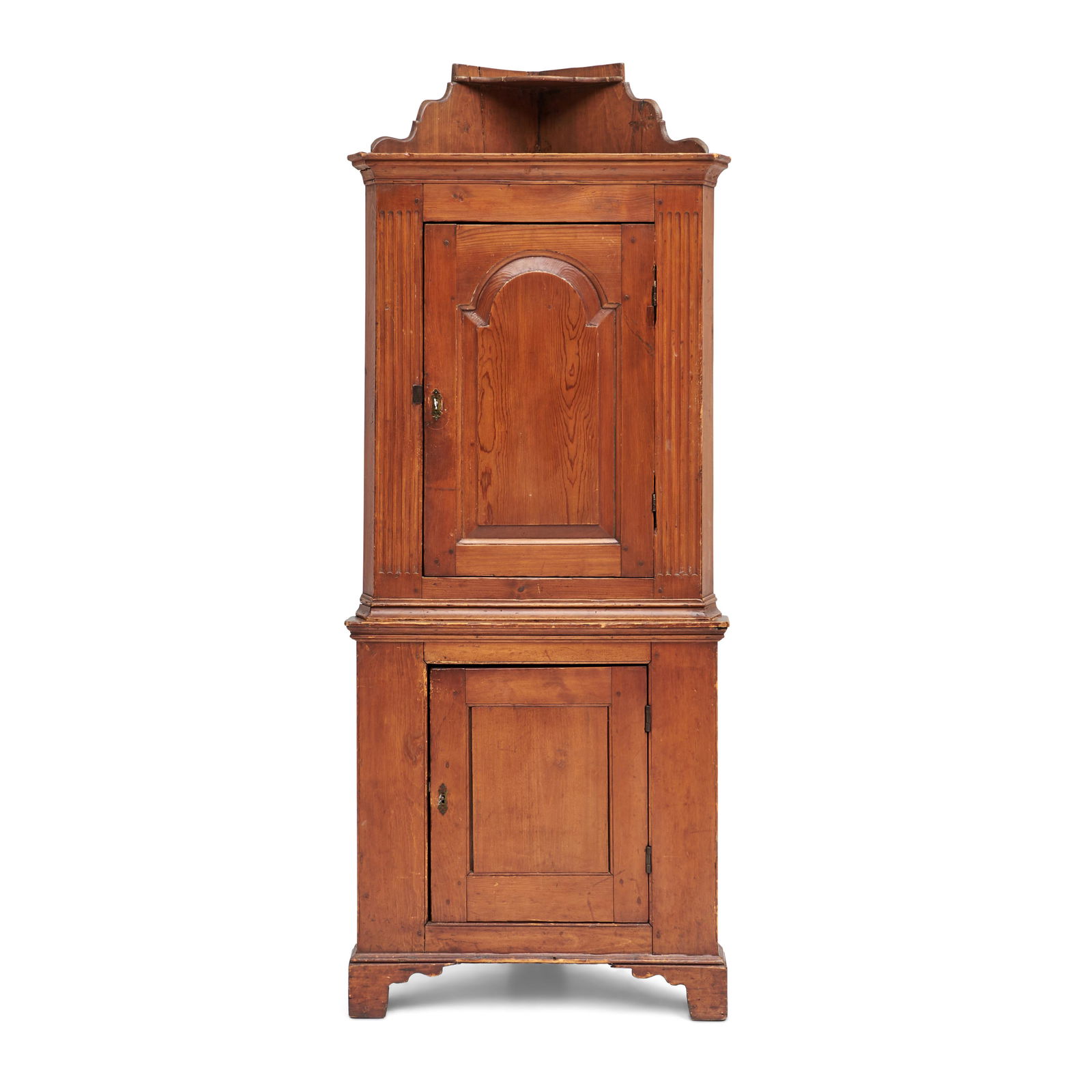Diminutive Yellow Pine Corner Cupboard, possibly southern New Jersey or Delaware, late 18th century. (1 of 1)
