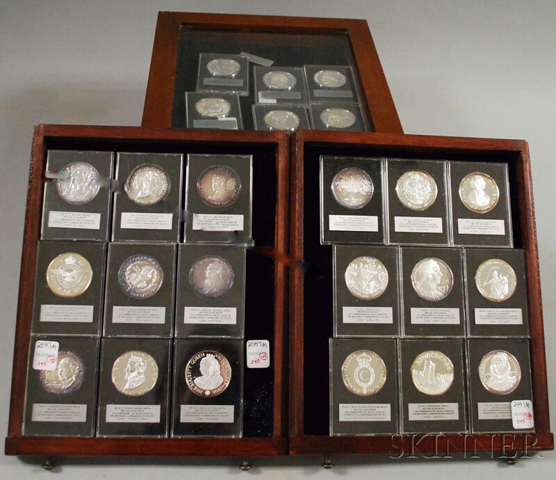 Twenty-four Britannia Commemorative Society Sterli: Twenty-four Britannia Commemorative Society Sterling Silver Medals, including Eliscu "Stonehenge"; Norris "Mayflower"; Ayres "1914 Battle Marne"; DiLorenzo "Duke of Wellington"; medal dia. 1 3/4 in., 