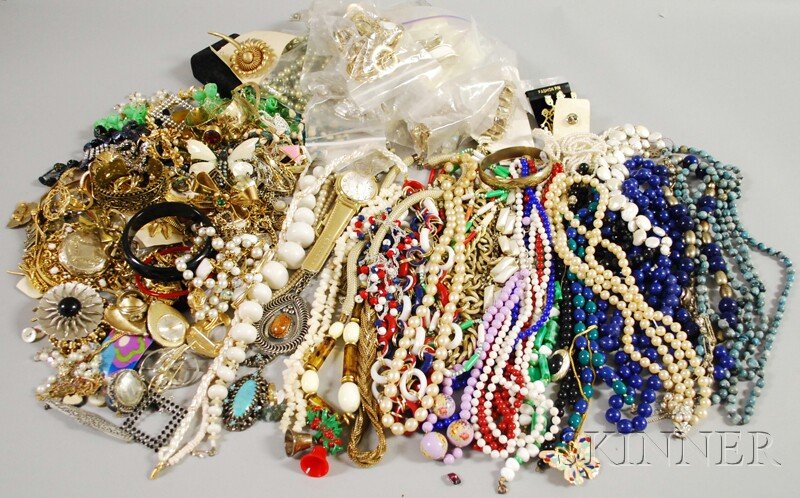 Two Bags of Costume Jewelry, including beaded neck: Two Bags of Costume Jewelry, including beaded necklaces, brooches, earclips, bracelets, faux pearls, and other items.