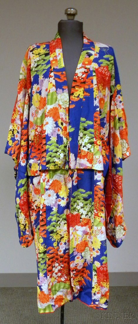 Group of Japanese Textiles, including a silk kimon: Group of Japanese Textiles, including a silk kimono, obi, and obi bows; sold with pair of traditional-style sandals and two pairs of cotton slippers.