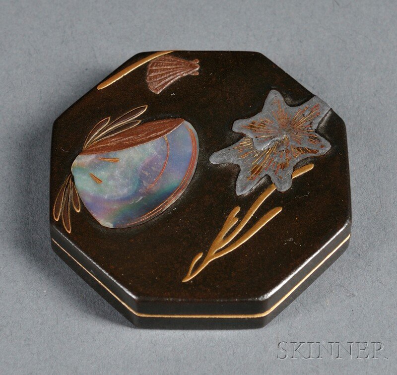 Lacquer Incense Box, Japan, Ikeda Taishin (1850-190: Lacquer Incense Box, Japan, Ikeda Taishin (1850-1900), octagonal shape with gold maki-e, metal, and mother-of-pearl decoration of seashells and seaweed, signed Taishin, with tomobako, dia. 1 1/2 in.