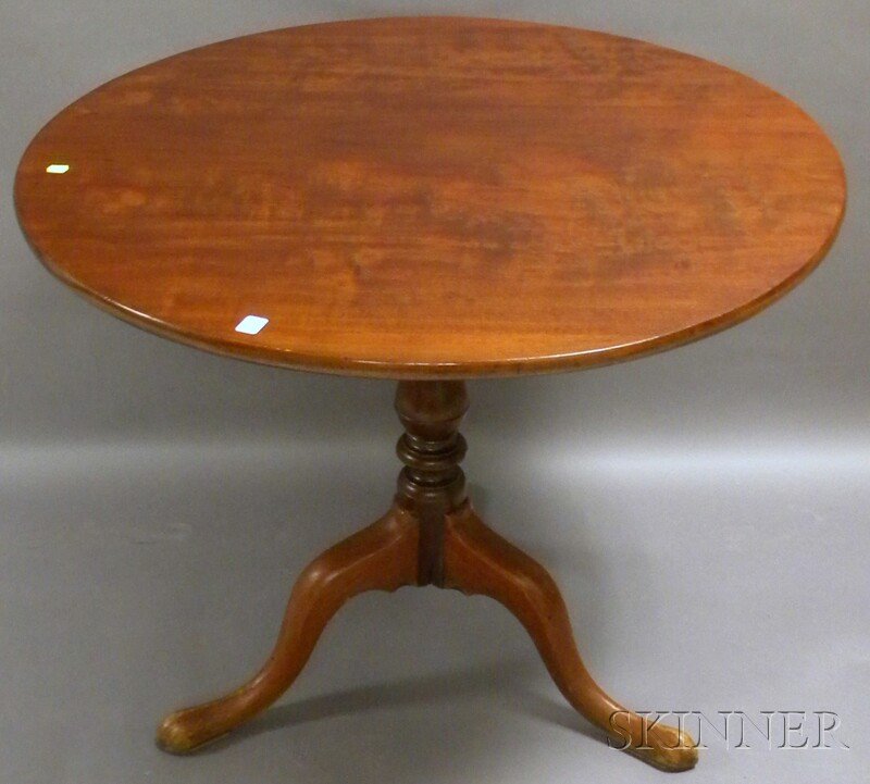 English Chippendale Mahogany Tilt-top Birdcage Tea: English Chippendale Mahogany Tilt-top Birdcage Tea Table.