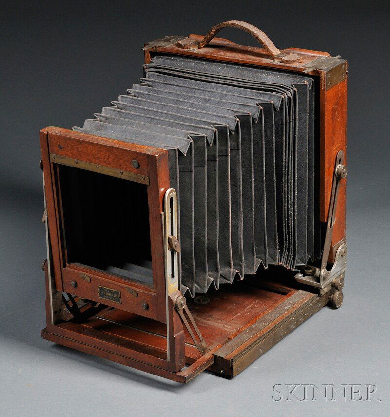 Deardorff 8 x 10 Field Camera, Chicago, Illinois,: Deardorff 8 x 10 Field Camera, Chicago, Illinois, with mahogany body and base, brass hardware, geared front and rear focus, front tilt, rear swing and tilt, reversible spring back, black bellows, leat