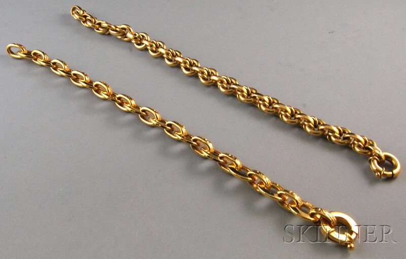Two Gold Link Bracelets, one 14kt with round links: Two Gold Link Bracelets, one 14kt with round links and an 18kt with alternating oval and engraved links, total 21.9 dwt, lg. 7 1/2 in.