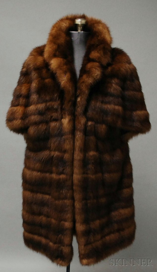 Russian Sable Mid-length Fur Vest, with satin leaf: Russian Sable Mid-length Fur Vest, with satin leaf-patterned lining, approx. size M/L.