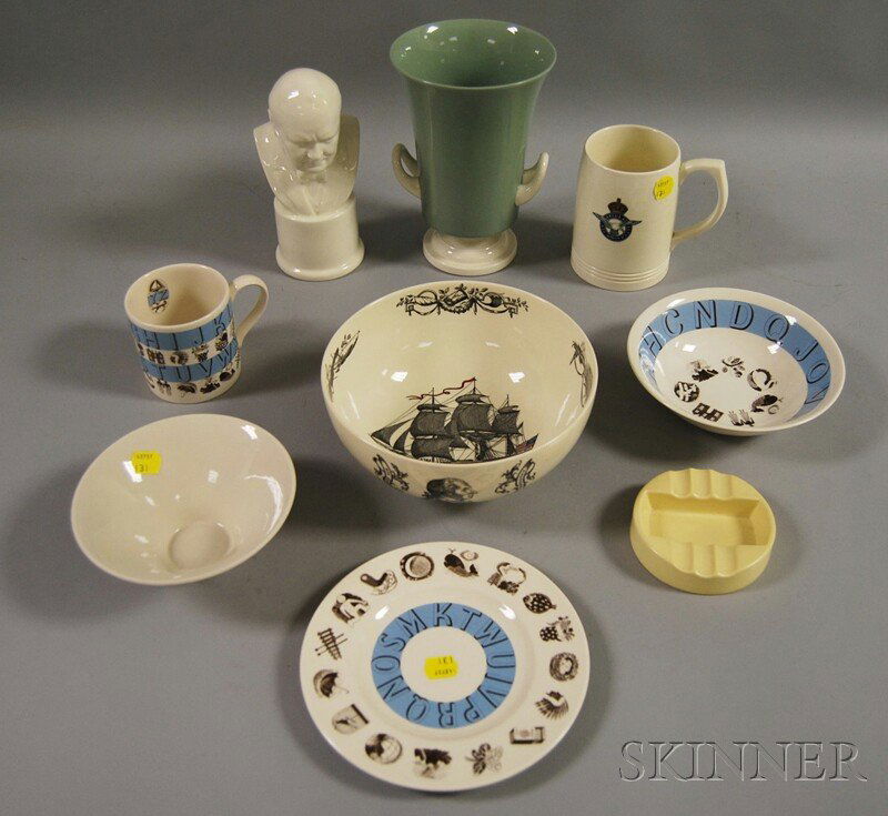 Nine Assorted Wedgwood Ceramic Table Items, a Chur: Nine Assorted Wedgwood Ceramic Table Items, a Churchill bust, an ashtray, Keith Murray mug with crest, a vase, a transfer alphabet mug, plate, and bowl, a fruit bowl, and a Nick Munro bowl.