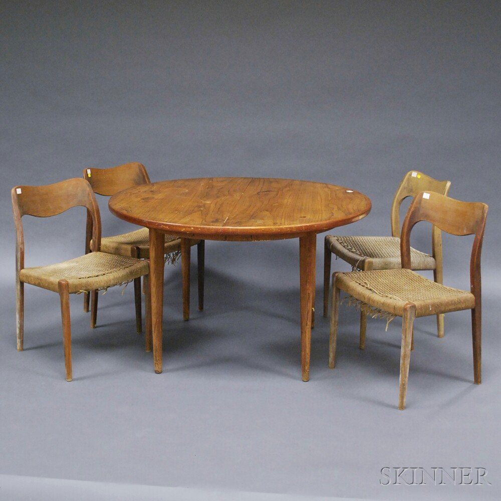 JOC Vetlanda Mid-century Modern Dining Table and Four M: JOC Vetlanda Mid-century Modern Dining Table and Four Moller Side Chairs, Scandinavia, 20th century, circular dining table with two additional leaves, chairs with woven seats.