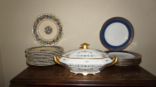 Porcelain: Porcelain covered compote, Limoges "P & P", 11 Crown Ducal English plates, 6 Spode plates by Copeland China of England
