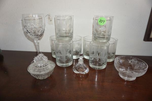 Mingon Faget: 8 Mingon Faget fleur-de-lis glasses, crystal perfume bottle, crystal bowl, crystal wine glass