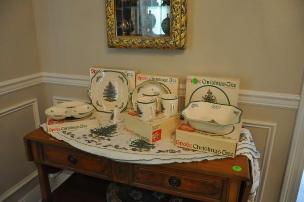 Spode Christmas Tree: Spode Christmas Tree: Serving pieces include 2 square salad bowls, Tunis dessert dish, cake plate, 3 mugs, ornament, table cloth, 20th century