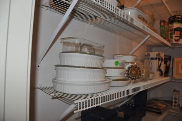 Large selection of Corning Ware & Pyrex: Large selection of Corning Ware & Pyrex: French White: 4 oval casseroles, 2 with lids, 5 covered casseroles with lids, measuring cup, 8 small dessert bowls, large Harvest bowl, 4 pie plates, 20th/21st