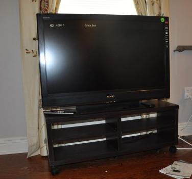 Sony Bravia LCD TV 40" Flat Screen with black base: Sony Bravia LCD TV 40" Flat Screen with black base