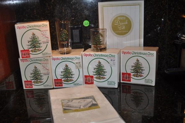Spode Christmas Tree: Spode Christmas Tree: 2 sets (8) double old fashion glasses, 3 sets (12) highball glasses, damask table cloth 54 x 74 with 6 napkins, 20th century