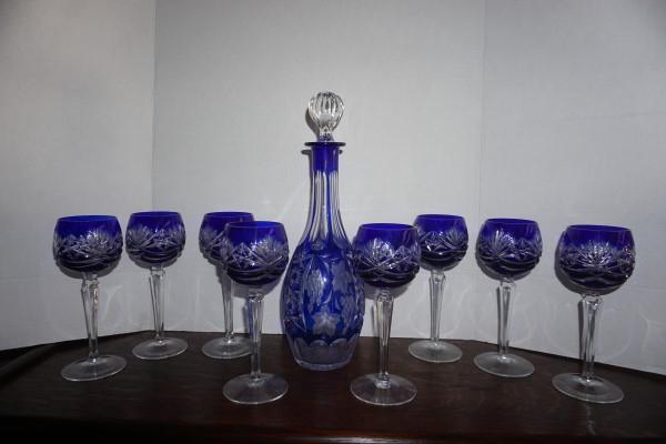 Cobalt blue cameo glass decanter with 8 wine glasses: Cobalt blue cameo glass decanter with 8 wine glasses, 20th century