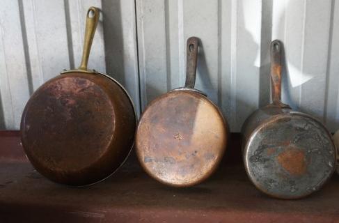 3 beautiful antique copper & brass cooking pots: 3 beautiful antique copper & brass cooking pots, 19th century