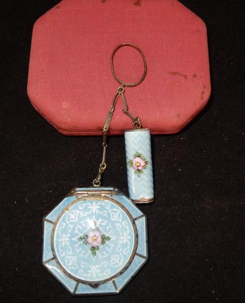 La Mode Enamel Compact (1 of 2)