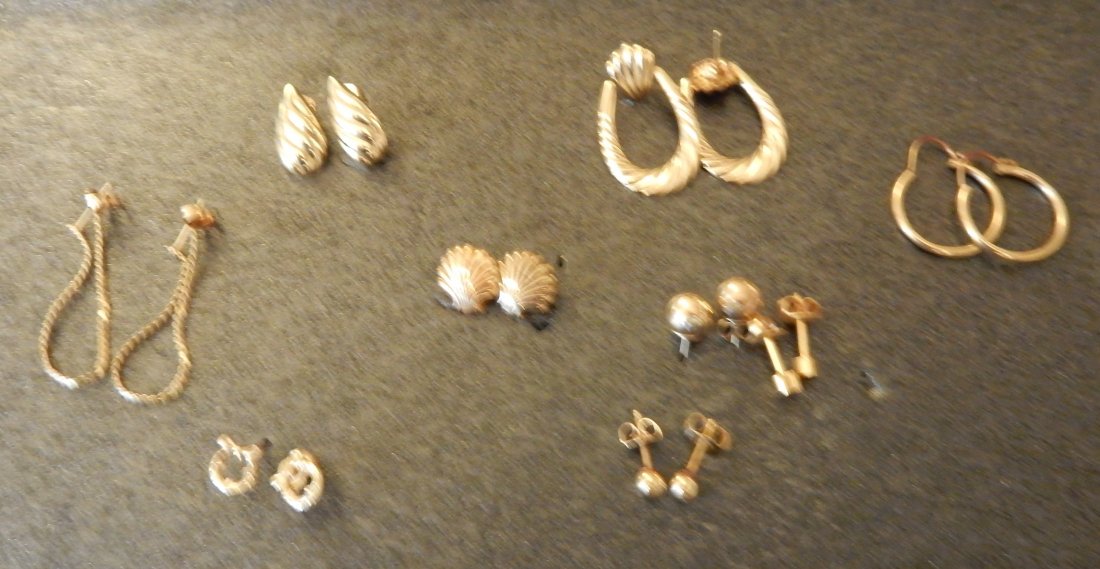 9 pairs of 14K gold earrings: (1 of 5)