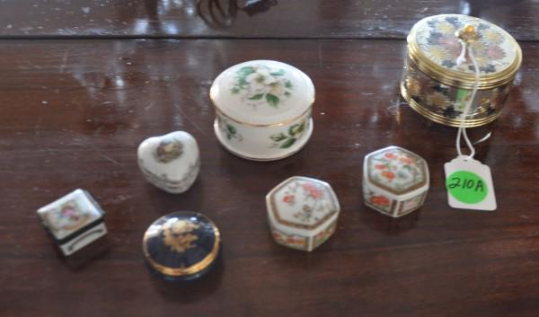 Porcelain Trinket Boxes: 6 porcelain trinket boxes: Limoges, English & musical powder box, 20th century